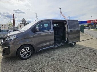 Prenájom 8- miestneho vozidla P-Traveller