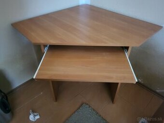 Pred rohovy stolik