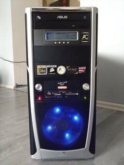 Počítač (stolový)