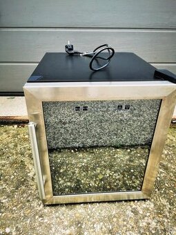 Predám termochladiacu vinotéku GZ 16 GZ 16 GUZZANTI