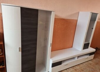 Holíč: Na predaj obývacia stena