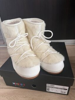 Moon Boot