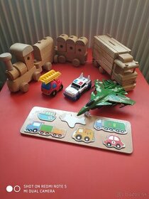 Drevené hračky - vláčik, kamión + zopár drobností