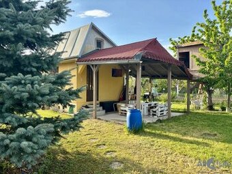 PREDAJ - Slnečná záhrada s chatkou v ZO Sĺňava, Piešťany (Dr