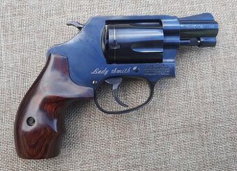 Revolver S&W Lady Smith