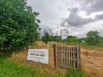 43 ÁROVÝ POZEMOK S ELEKTRINOU A STUDŇOU | MARCELOVÁ