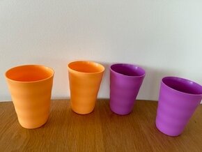 Nové poháriky zn. Tupperware cca 330 ml.