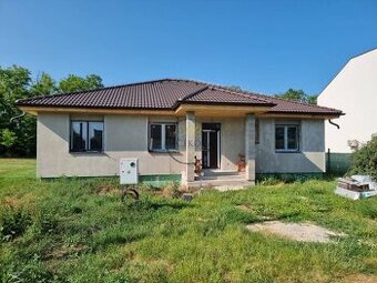 Skolaudovaná novostavba rodinného domu v obci Lúčnica nad Ži