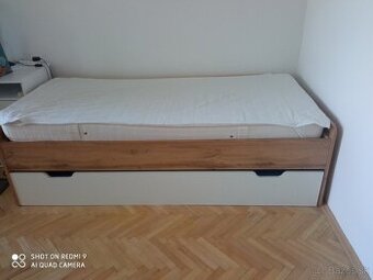roztahovacia posteľ