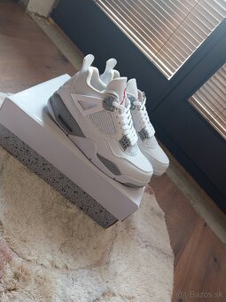 Jordan 4 Retro White Oreo - 1