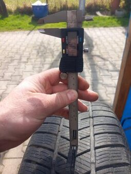 Pneumatiky zimné 2ks - BARUM 245/70/R16