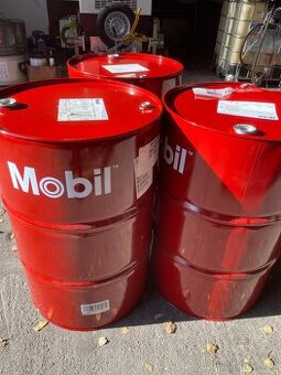 Predám 3× plechové sudy 208 L