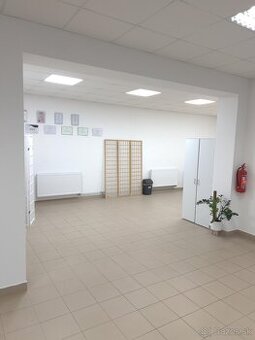 Prenájom priestorov 30m2 pre služby/kanceláriu - Bánovce