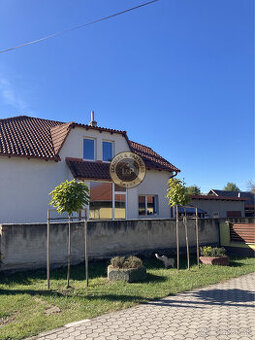 PREDAJ veľký 6izbový rodinný dom Bezenye.