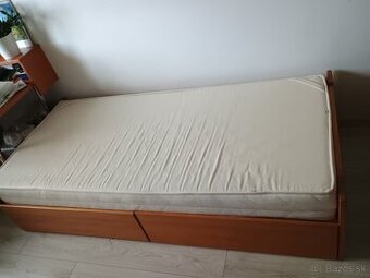 Rozkladacia posteľ s úložným priestorom