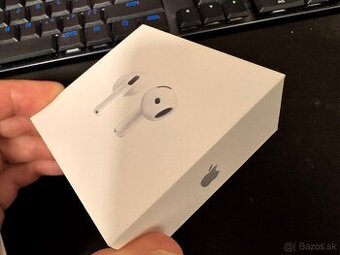 Apple AirPods 4