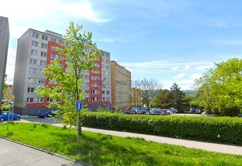 Predaj : Garsónka s loggiou na Kalinovskej ulici – malý byt,