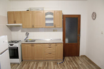 SPEKTRUM REALITY- Na Predaj 1-izbový byt, 36 m2, okres Žiar 