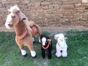 Mechanický jazdiaci kôň.