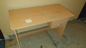 Predám stôl pod PC (kancelársky stôl)