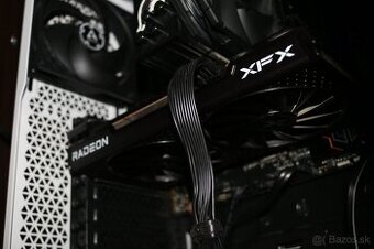 XFX SWFT 210 AMD RADEON RX 6600 8GB