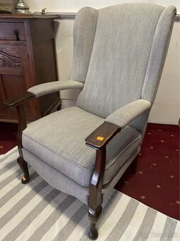 Kreslo, ušiak, textília, drevo, v 107cm, s 65, h 63