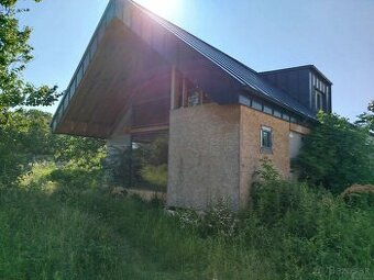Rozostavaný rodinný dom