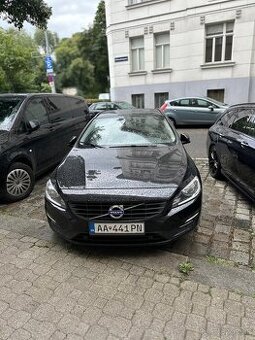 Volvo V60 D2 2.0D, 2018, manuál, 142 000 km, servis