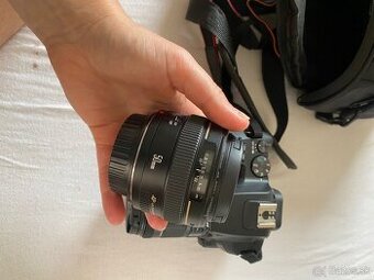 Canon EOS 250D