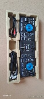 DJ kontrolér Numark DJ2GO2 Touch. 