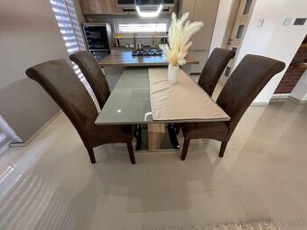 Jedálenske stoličky