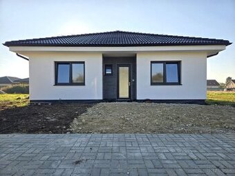 Novostavba 4-izbového bungalovu v novej lokalite – Slovenská
