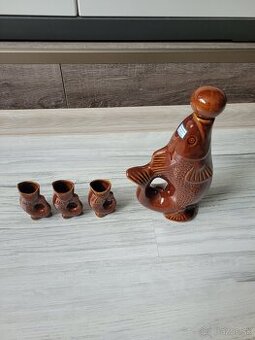 STAROŽITNÁ KERAMICKÁ KARAFA RYBKA