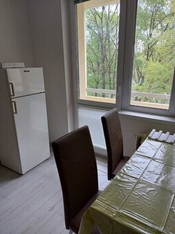 1  izb. byt po novej rekonštrukcií s 2 loggiami - Sídl. 3