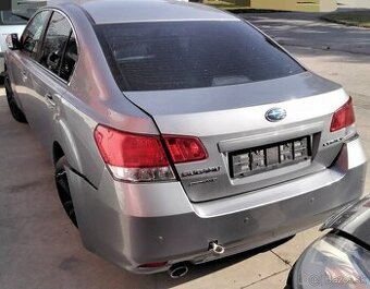 SUBARU LEGACY 2.5 AWD 2010 predám MOTOR EJ25, DVERE