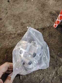 Olejové čerpadlo Passat b6 2.0tdi 103kw