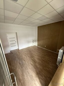 Dám do prenájmu obchodný priestor v centre Žiar nad Hronom