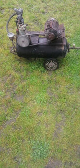 Kompresor s nádržou Výkon: 0.8 Kw, 0,74 Hp