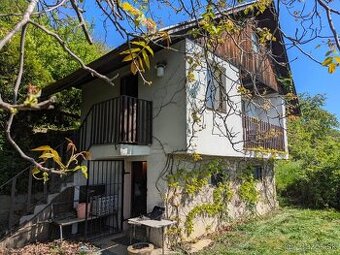 CHATA VYŠNÉ OPÁTSKE MUROVANÁ SO STUDŇOU