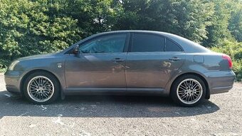 Toyota Avensis T25 85kw D4D 2004