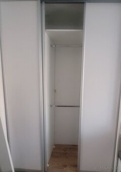 Dvere na vstavanú skriňu - 1