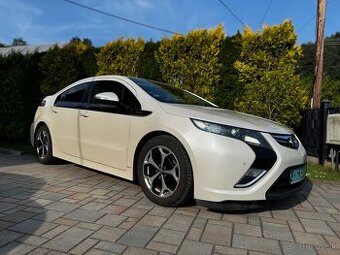 Opel Ampera plugin
