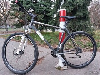29"Ktm s hydraulikou.pekný v dobrom stave (Carbon/karbón,in