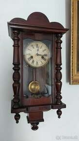 Predám funkčné starožitné hodiny Junghans Altdeutsche (židov - 1