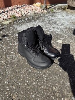 Policajné topánky vibram