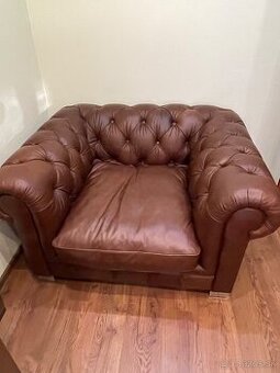 kožené kreslo Chesterfield