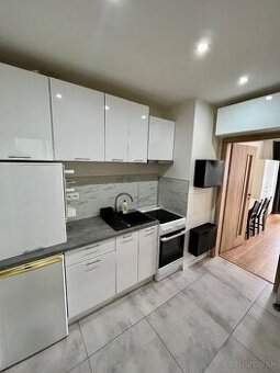 Prenájom garsónky Nám. Hraničiarov Bratislava Petržalka.