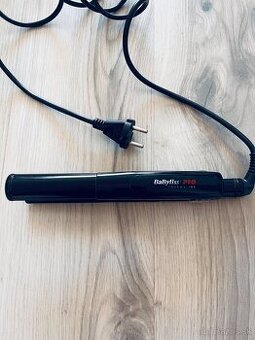 Profesionálna žehlička na vlasy Babyliss PRO