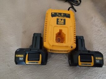 Predám nabíjačkou Dewalt+2baterky