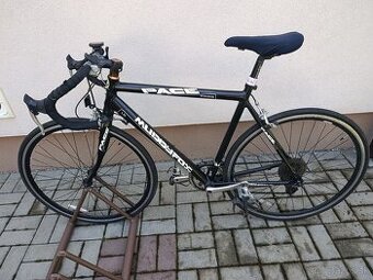 Cestný bicykel Muddyfox